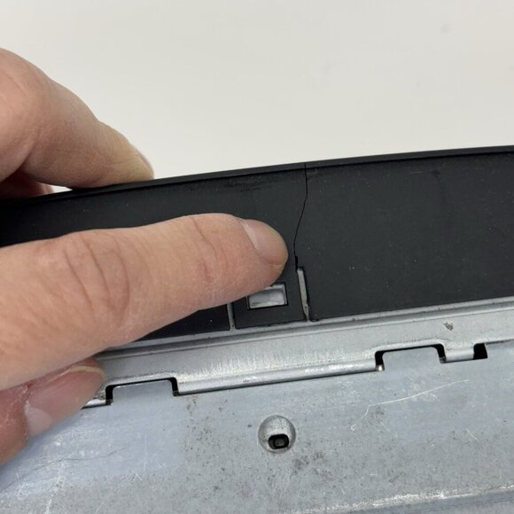 04-10 Volkswagen Touareg Audio Equipment Radio Receiver AM-FM-SAT-CD Q - Picture 9 of 15